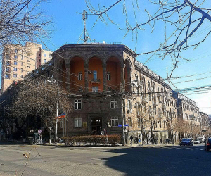Բրյուսովի անվան համալսարանն ու ընտրված ռեկտորը հայցադիմումներ են ներկայացրել Կառավարության, մյուս թեկնածուն՝ համալսարանի դեմ