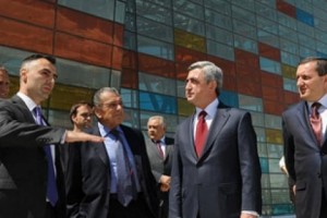 Սերժ Սարգսյանը ծանոթացել է օդանավակայանի նոր մասնաշենքի շինարարության 
ընթացքին