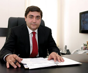 24 միավոր գույք և 1 մլրդ 81 մլն դրամ. ՊԵԿ նախկին պաշտոնյայի դեմ ապօրինի գույքի բռնագանձման պահանջ է ներկայացվել 