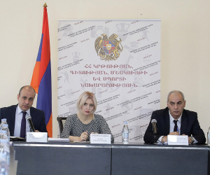 ԿԳՄՍ փոխնախարարը աշխատանքային խորհրդակցության է հրավիրել, քննարկվել են դպրոցների կառավարման նոր մոդելին առնչվող հարցեր