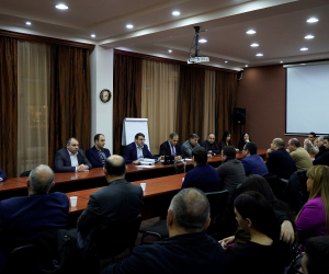 Փաստաբանները պահանջում են ծեծի մասնակից ոստիկանների լիազորությունները դադարեցնել