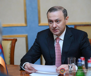 Karabakh Mentioned in Draft Peace Treaty, Says Armenian Security Head