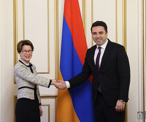 Խաղաղության օրակարգի առաջմղումը Հայաստանի ռազմավարությունն է. Ալեն Սիմոնյանը՝ Լատվիայի դեսպանին