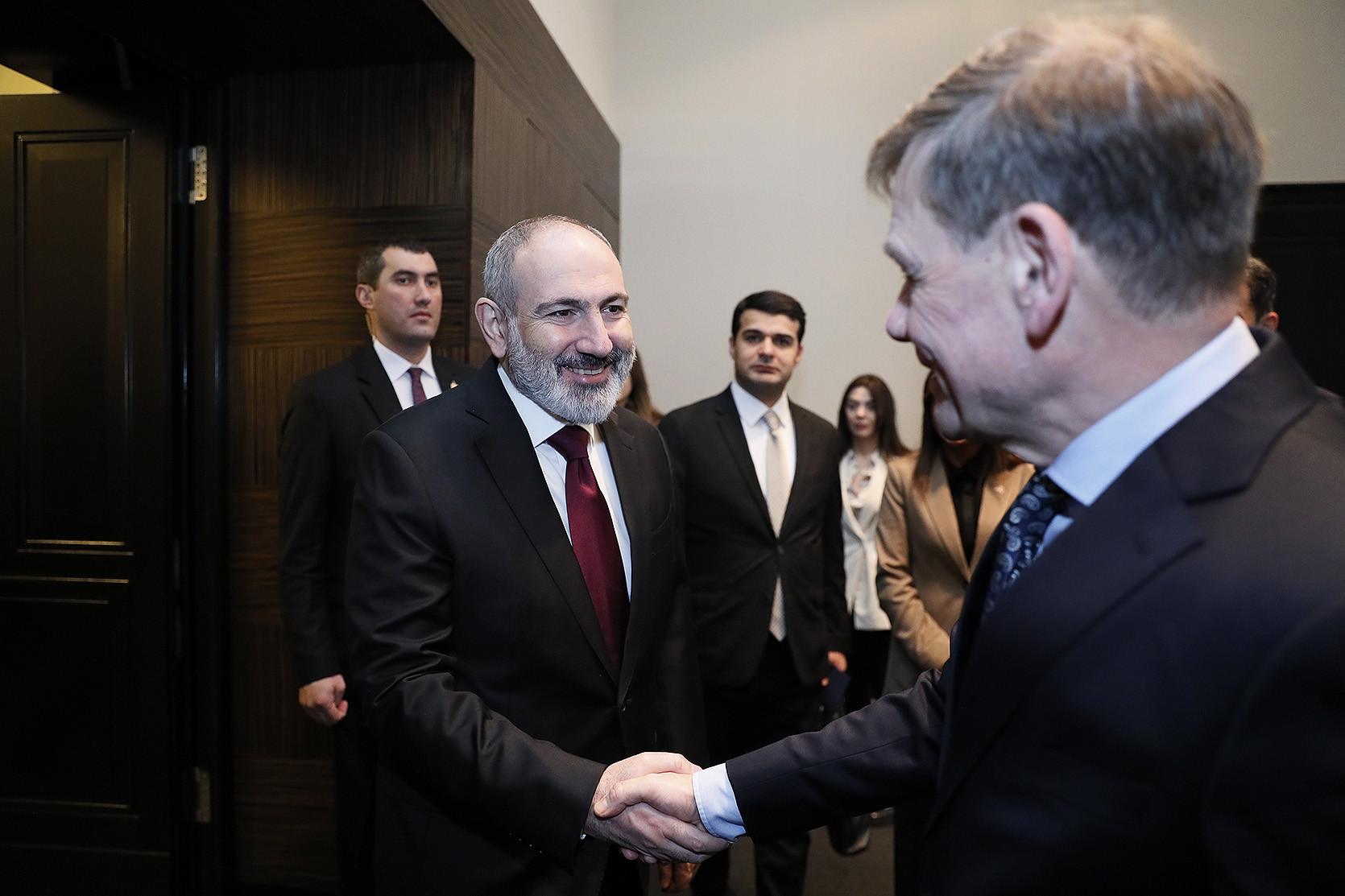 Премьер-министр Пашинян провел встречу с членами группы дружбы Германия-Южный Кавказ Бундестага ФРГ