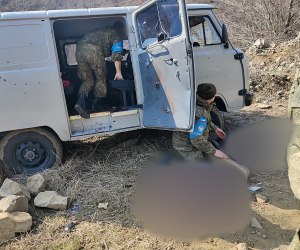 Полицейские направлялись из Степанакерта на место своей смены. Оружия и боеприпасов в машине не было – МВД Арцаха