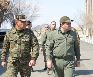 Սուրեն Պապիկյանն այցելել է N զորամաս