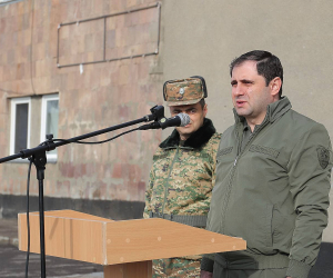 Սուրեն Պապիկյանն այցելել է զորամաս