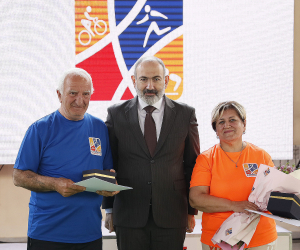 Փաշինյանը տիկնոջ հետ ներկա է գտնվել «ՀՀ վարչապետի գավաթ» սեղանի թենիսի մրցաշարին