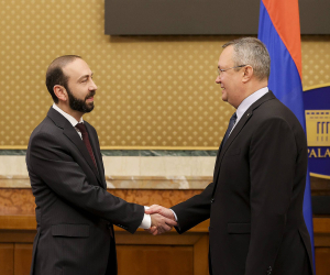 Armenian Foreign Minister, Romanian Prime Minister Meet