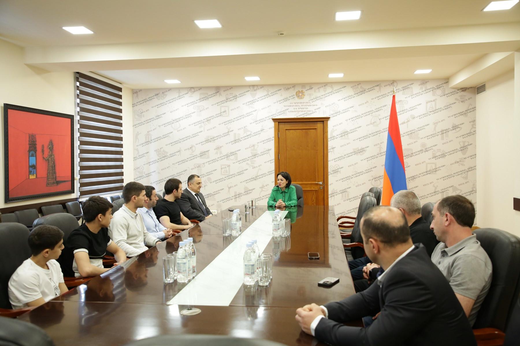 Ժաննա Անդրեասյանն ընդունել է Եվրոպայի և Աշխարհի առաջնությունների մեդալակիր մարմնամարզիկներին