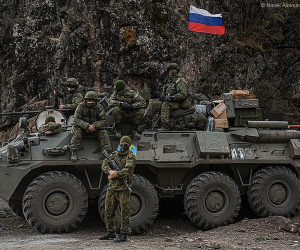 Artsakh Officials, Russian Peacekeepers' Commander Meet
