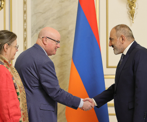 Pashinyan, PACE Official Discuss Karabakh Humanitarian Crisis