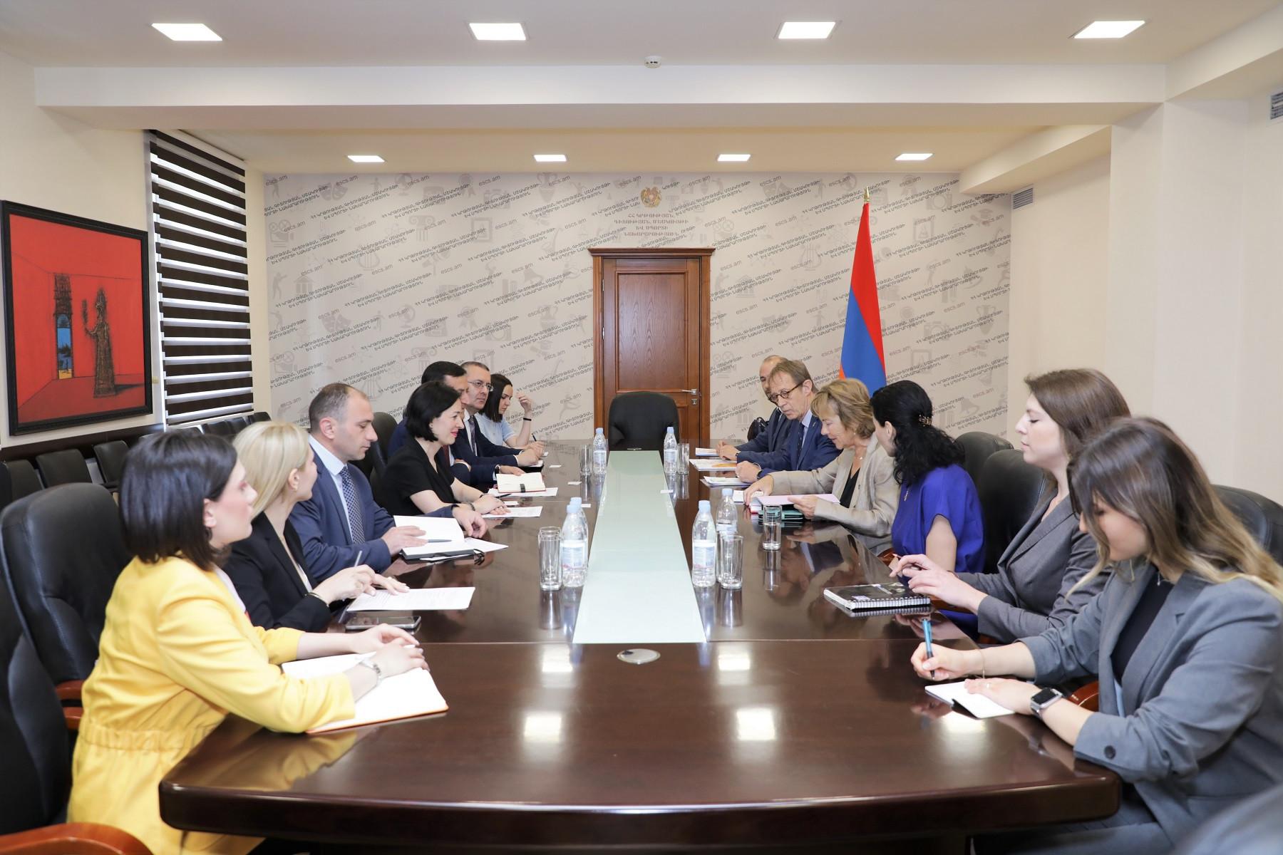 Նախարար Ժաննա Անդրեասյանն ընդունել է ՄԱԿ-ի Եվրոպական տնտեսական հանձնաժողովի անդամներին