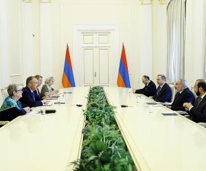 Վարչապետ Փաշինյանն ընդունել է Տոյվո Կլաարին