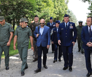 ԱՄՆ Կանզաս նահանգի պատվիրակությունն այցելել է «Եռաբլուր» զինվորական պանթեոն
