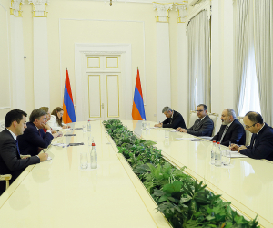 Премьер-министр Пашинян принял делегацию госдепартамента США