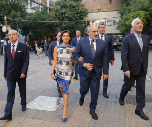 Վարչապետը տիկնոջ հետ ներկա է գտնվել «Գեղեցիկ դադարից առաջ. Օհան Դուրյան» փաստագրական ֆիլմի պրեմիերային