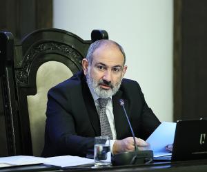 Meeting with Pashinyan Disappoints Relatives of Soldiers Killed in Barracks Fire