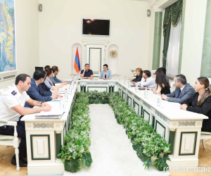 Դատախազներն ու քննիչները հանդիպել են ՄԻԵԴ դատավոր Արմեն Հարությունյանին