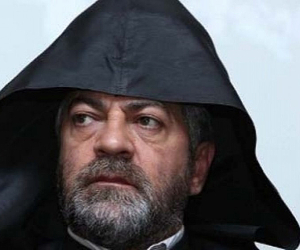 Փողերի լվացման մեջ մեղադրվող արքեպիսկոպոս Նավասարդ Կճոյանը կրկին մեղադրյալի կարգավիճակ ունի