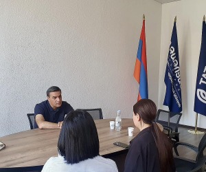 Արման Թաթոյանը հանդիպել է Ադրբեջանի կողմից առևանգված Վագիֆ Խաչատրյանի դստեր հետ