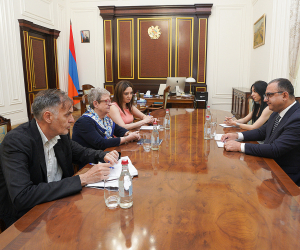 Armenian Deputy PM Bides Farwell to EU Delegation Head