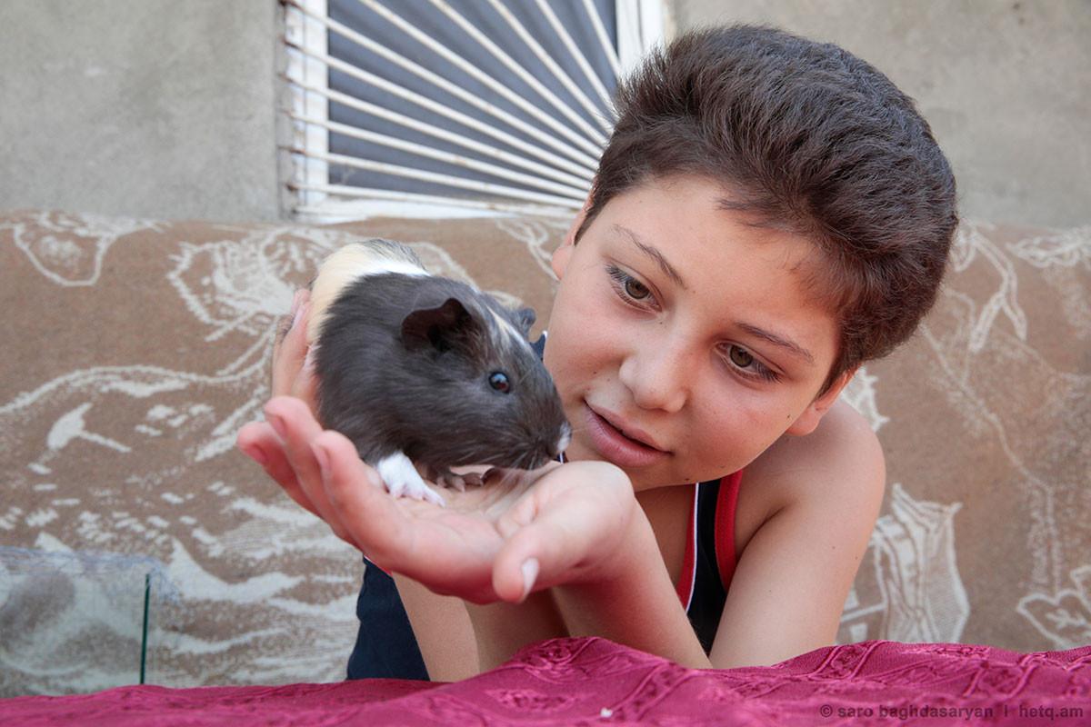 Future Veterinarian Harout Lives to Care for Animals