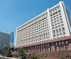 Azerbaijan Says Armenians in Nagorno-Karabakh Must Raise the White Flag
