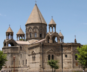 Հոկտեմբերի 1-ը կհռչակվի Արցախի համար համազգային աղոթքի օր․ Մյուռոնօրհնեքը հետաձգվում է