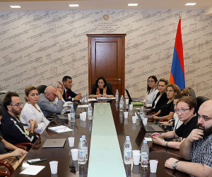 ԼՂ-ից բռնի տեղահանված երեխաները պետք է արագ ընդգրկվեն ուսումնական գործընթացում. քննարկում ԿԳՄՍ նախարարությունում