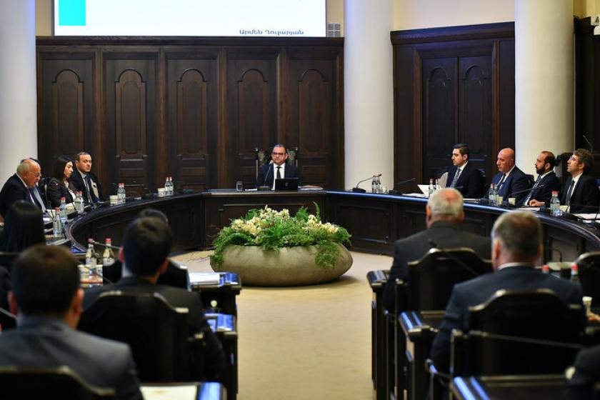 Արցախից բռնի տեղահանվածներին կառավարությունն առաջարկում է փախստական ճանաչել