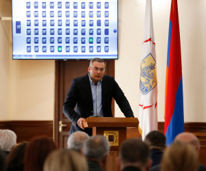«Ավագանու նիստի օրակարգում ունենալ չզեկուցվող հարցեր, մեզ համար անընդունելի է». Արամ Թորոսյան