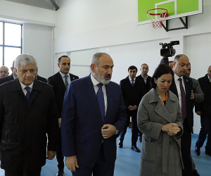 Վարչապետն այցելել է Ջրառատի նորակառույց միջնակարգ դպրոց