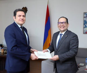 Կոլումբիայի նորանշանակ դեսպանն իր հավատարմագրերի պատճենն է հանձնել ԱԳ նախարարի տեղակալին