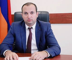 Председатель Антикоррупционного суда получил в подарок крупную сумму, особняк и квартиру 