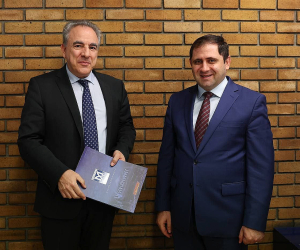 Սուրեն Պապիկյանը Հունաստանում ներկայացրել է «Խաղաղության խաչմերուկ» նախագիծը