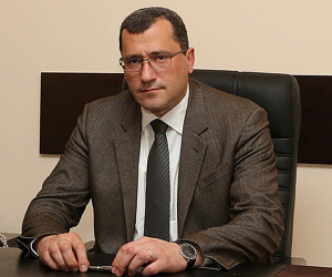 Замминистра обороны К. Брутян задекларировал 230 тысяч долларов наличными 