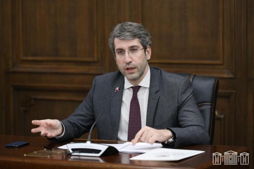 ԱԺ-ում քննարկվել են պաշտոնյաներին տրվող նվերներին վերաբերող օրենսդրական կարգավորումները