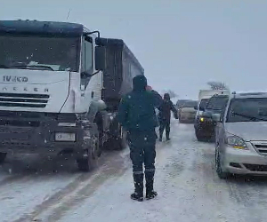 Կապան քաղաքից «Զանգեր» տանող ավտոճանապարհը փակ է (բուք է) բեռնատարների համար