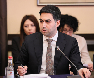 ՊԵԿ-ը խոստանում է մեղմ վարչարարություն․ արտագնա աշխատանքի մեկնողներին հարկելու թեման կքննարկվի