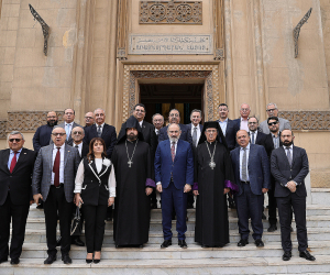 Pashinyan Visits St. Gregory the Illuminator Church in Cairo
