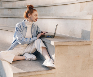 Мощь двойного экрана: Обзор новейшего ASUS Zenbook Duo 2024