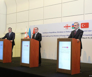 Բաքվում ընթանում է Ադրբեջանի, Վրաստանի և Թուրքիայի ԱԳ նախարարների հանդիպումը
