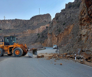Քարաթափում Մ-2 միջպետական ավտոճանապարհից Ջերմուկ քաղաք տանող ճանապարհահատվածին (լրացված)