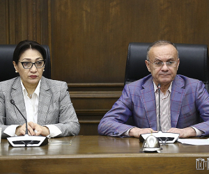 Խորհրդարանական ճեպազրույցներ. «Հայաստան» խմբակցություն
