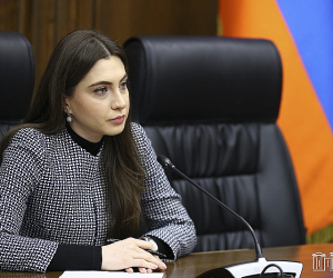 Խորհրդարանական ճեպազրույցներ. «Պատիվ ունեմ» խմբակցություն