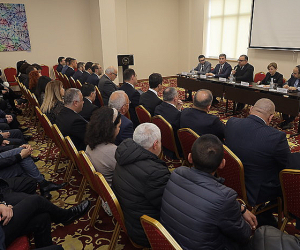 Տիգրան Խաչատրյանը հանդիպել է Հայաստանի մարզերում հաստատված ԼՂ-ից բռնի տեղահանվածներին