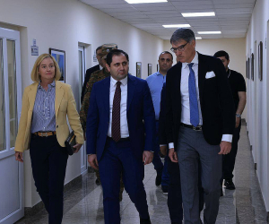 Սուրեն Պապիկյանն ընդունել է բարերար Տիգրան Իզմիրլյանի որդուն՝ Սարգիս Իզմիրլյանին