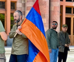 «Մի սպասեք ձեր հերթին, որ ձեր հողն ու տունն էլ տան, միացեք հավաքին». Իշխան Գևորգյան