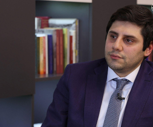 Yerevan Deputy Mayor Says Border Deal Protesters Can't Oust Pashinyan